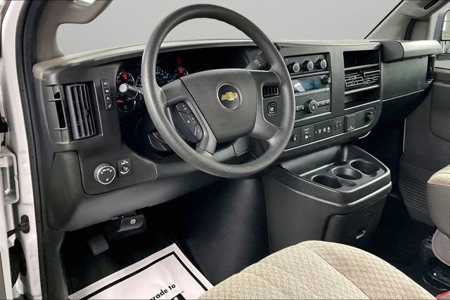 2023 Chevrolet Express Passenger 3500 1LT