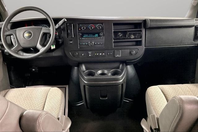 2023 Chevrolet Express Passenger 3500 1LT