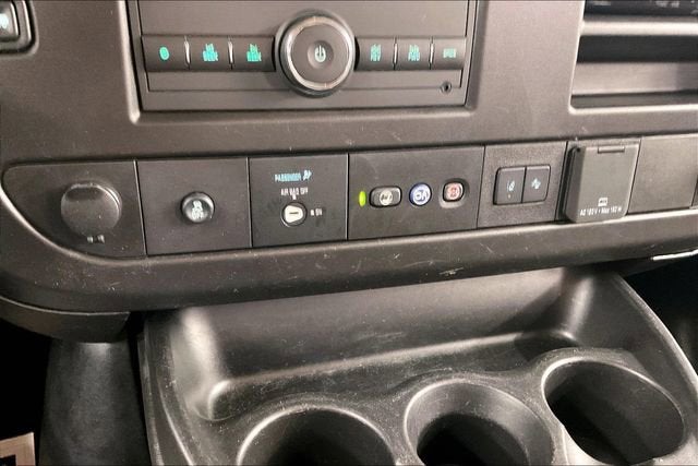 2023 Chevrolet Express Passenger 3500 1LT