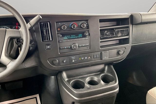 2023 Chevrolet Express Passenger 3500 1LT