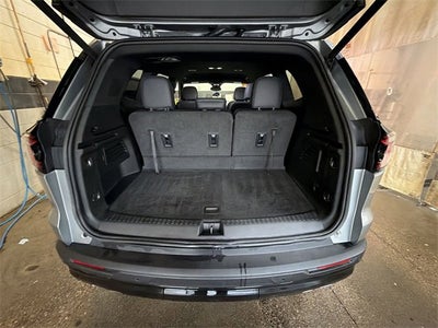 2024 GMC Acadia AT4