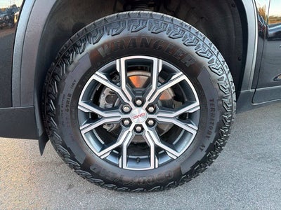 2025 GMC Acadia AT4