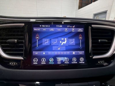 2018 Chrysler Pacifica Hybrid Touring L