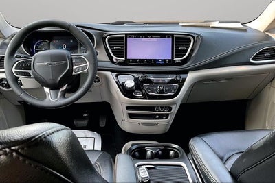 2022 Chrysler Pacifica Hybrid Touring L