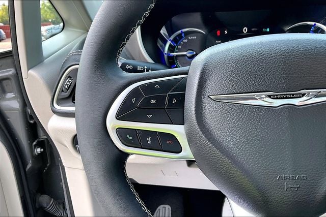 2022 Chrysler Pacifica Hybrid Touring L