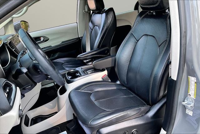2022 Chrysler Pacifica Hybrid Touring L