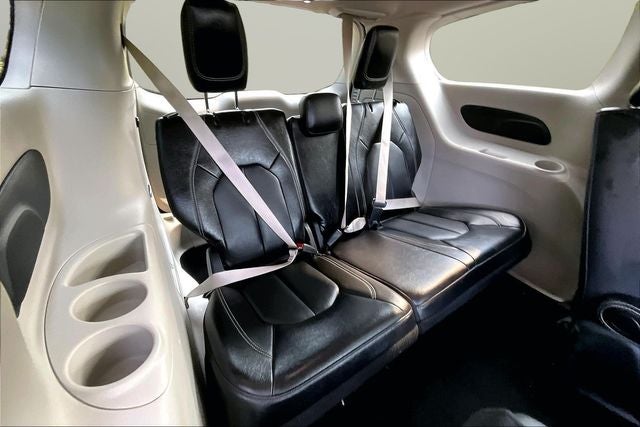 2022 Chrysler Pacifica Hybrid Touring L