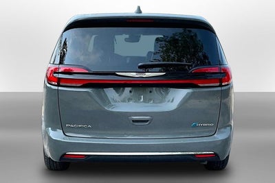 2022 Chrysler Pacifica Hybrid Touring L
