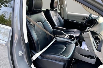 2022 Chrysler Pacifica Hybrid Touring L