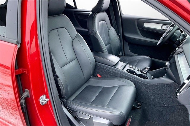 2021 Volvo XC40 Momentum