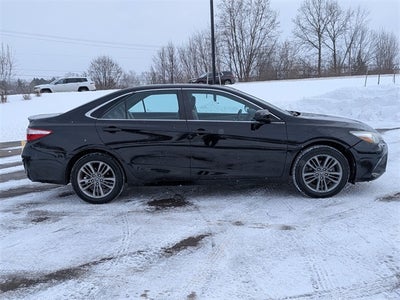 2017 Toyota CAMRY SE