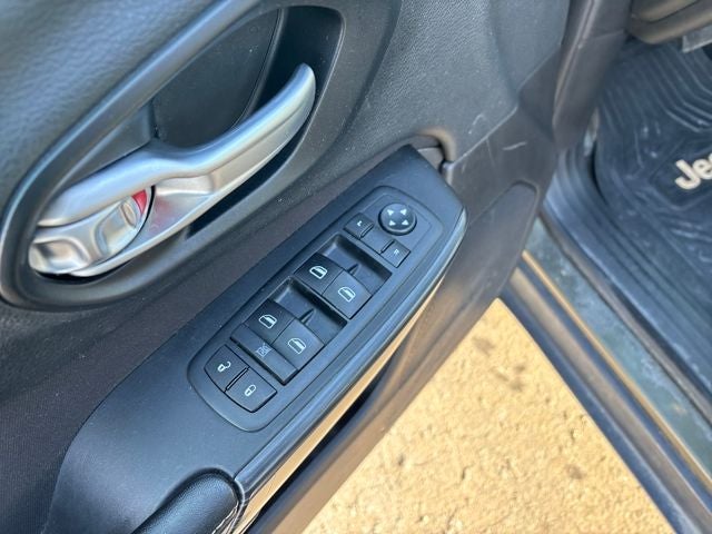 2015 Jeep Cherokee Sport