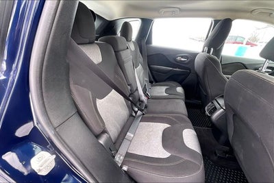 2016 Jeep Cherokee Sport