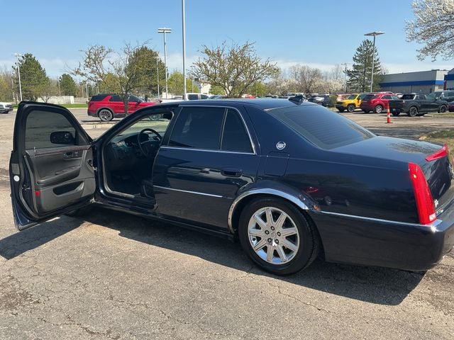 2009 Cadillac DTS Base
