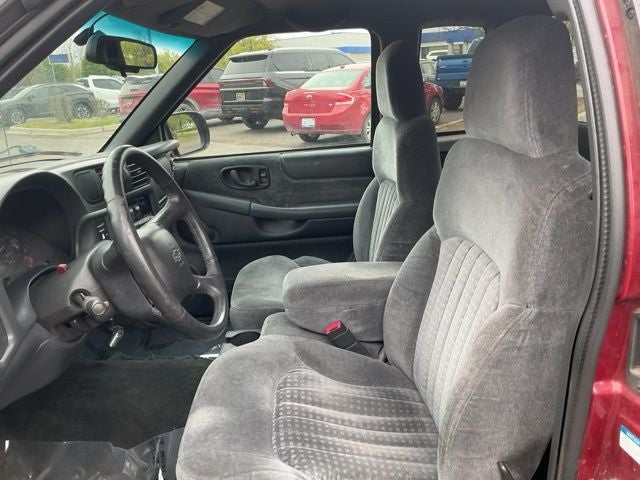 2001 Chevrolet S-10 LS