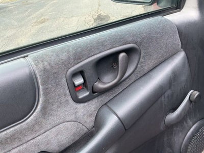 2001 Chevrolet S-10 LS