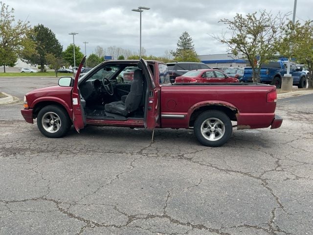 2001 Chevrolet S-10 LS