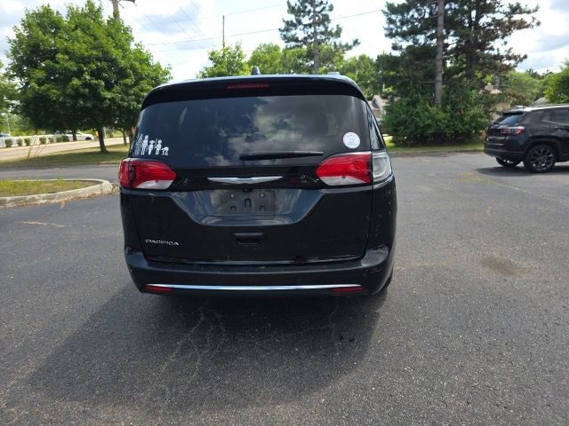 2017 Chrysler Pacifica Touring L