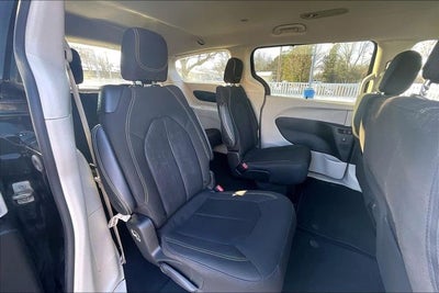 2024 Chrysler Voyager LX