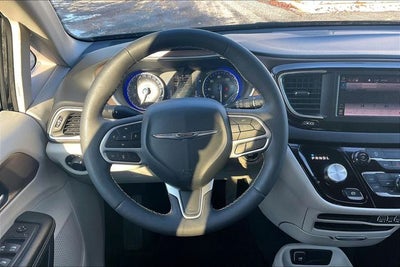 2024 Chrysler Voyager LX