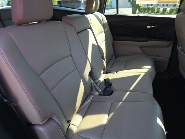 2019 Honda Pilot EX-L w/Navigation and Rear Entertainment System