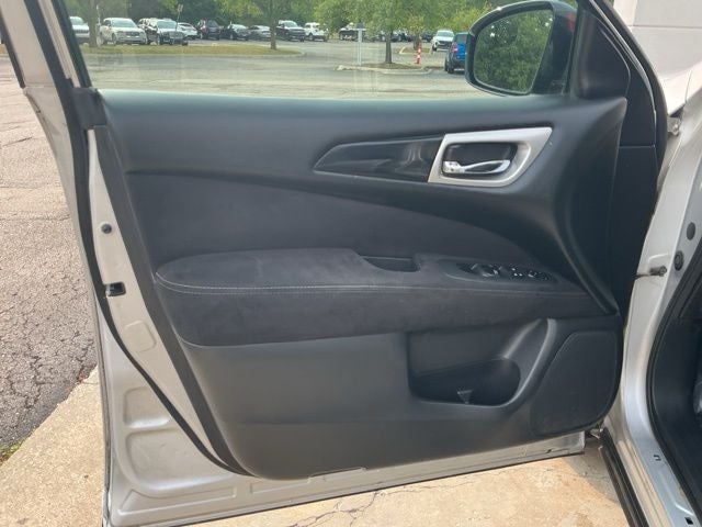 2014 Nissan Pathfinder SV