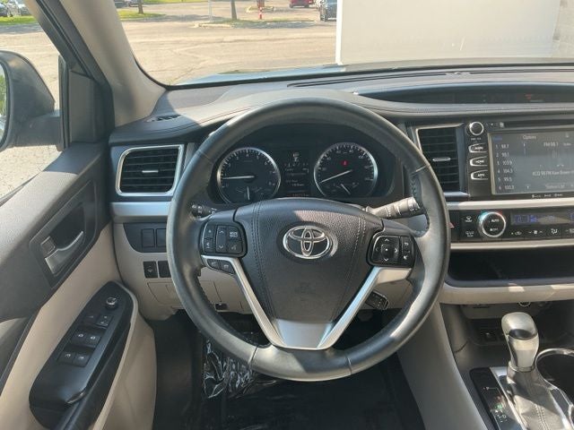 2016 Toyota Highlander XLE V6