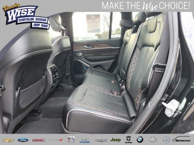 2022 Jeep Grand Cherokee Summit