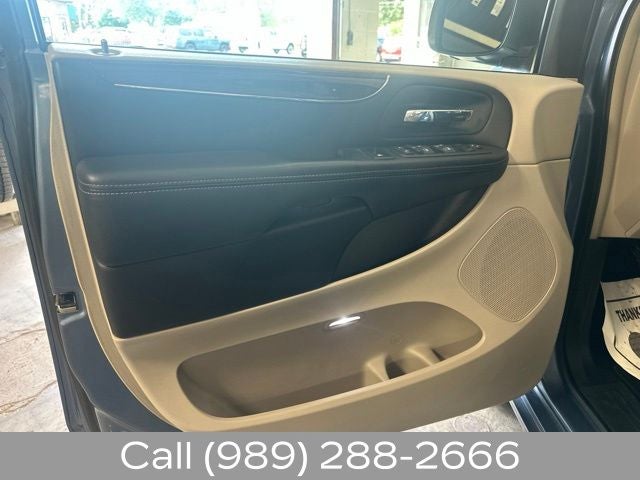 2011 Chrysler Town & Country Touring
