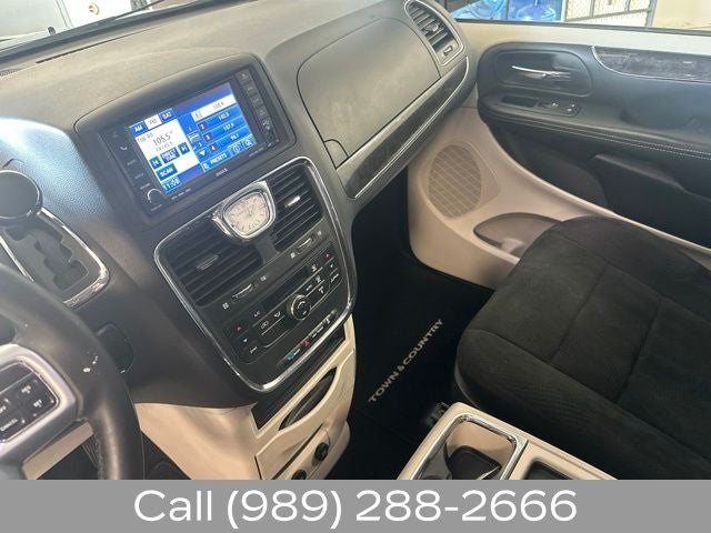 2011 Chrysler Town & Country Touring