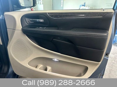 2011 Chrysler Town & Country Touring