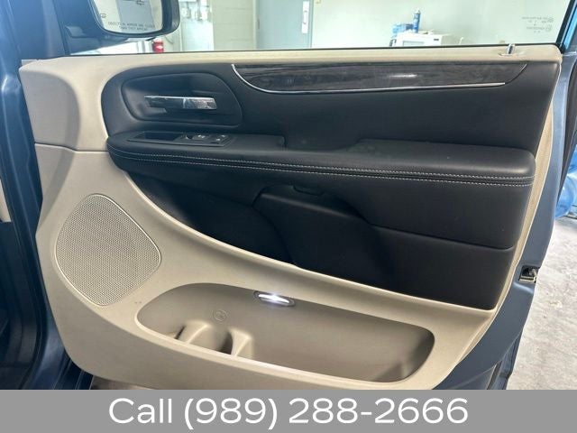 2011 Chrysler Town & Country Touring