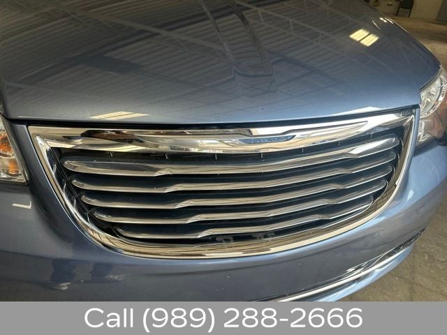 2011 Chrysler Town & Country Touring