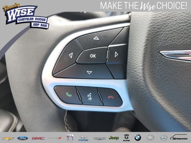2025 Chrysler Pacifica Select