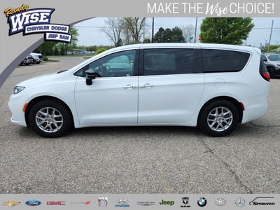 2025 Chrysler Pacifica Select