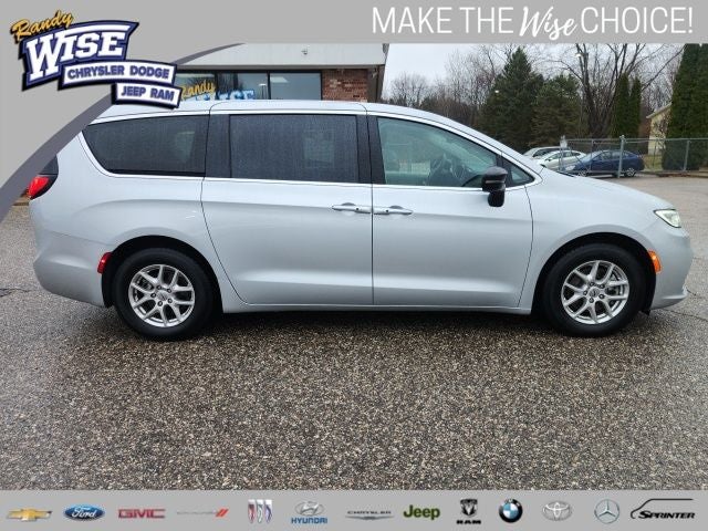 2024 Chrysler Pacifica Touring L