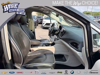 2023 Chrysler Pacifica Hybrid Limited