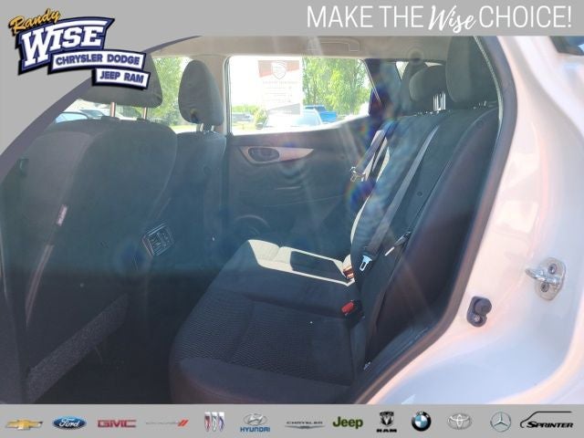 2017 Nissan Rogue Sport SV