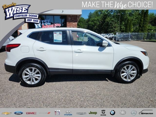 2017 Nissan Rogue Sport SV