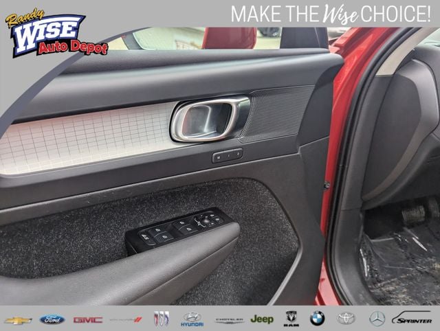 2021 Volvo XC40 Momentum