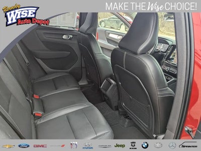 2021 Volvo XC40 Momentum