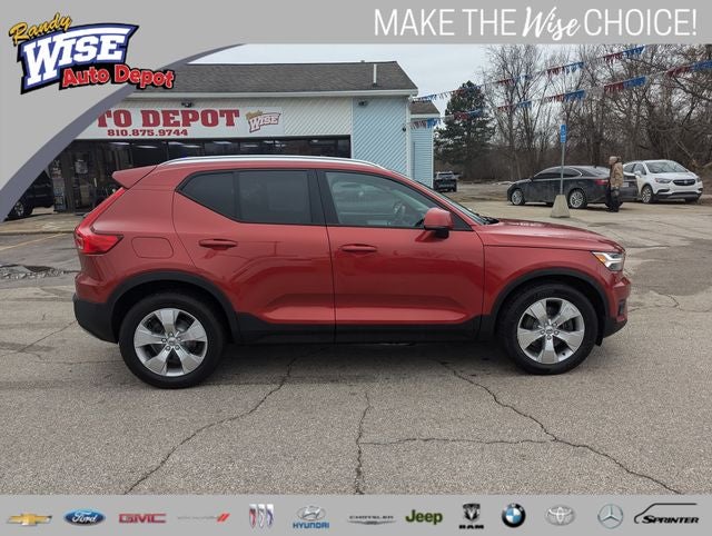 2021 Volvo XC40 Momentum