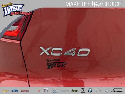 2021 Volvo XC40 Momentum