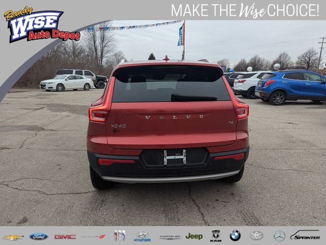 2021 Volvo XC40 Momentum