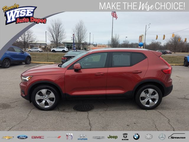 2021 Volvo XC40 Momentum