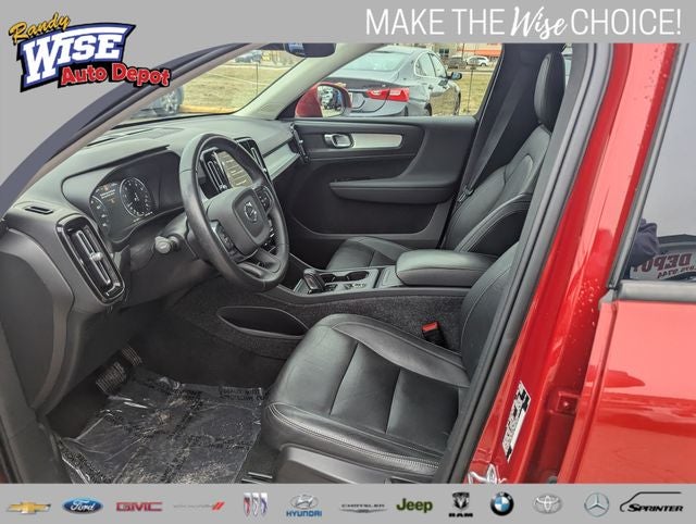 2021 Volvo XC40 Momentum