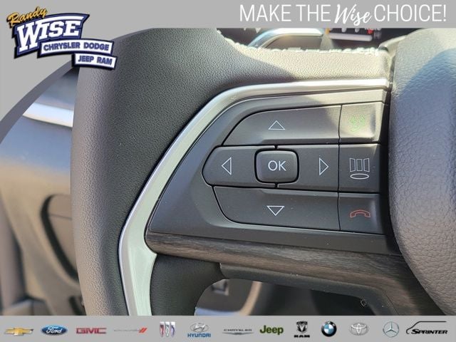 2026 Jeep Grand Cherokee GRAND CHEROKEE L LAREDO ALTITUDE 4X4
