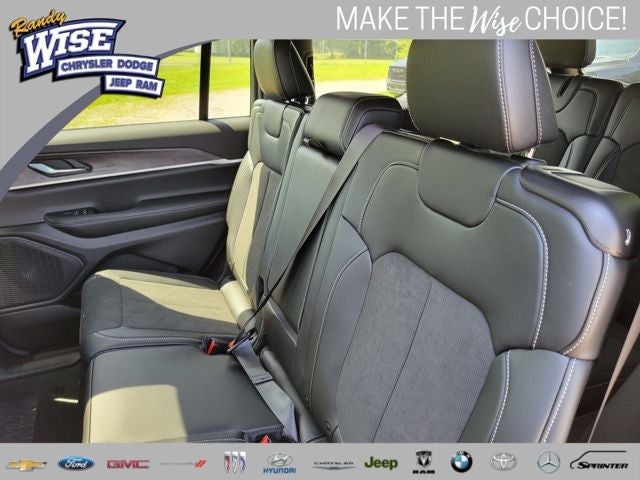 2026 Jeep Grand Cherokee GRAND CHEROKEE L LAREDO ALTITUDE 4X4