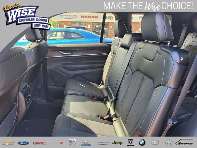 2026 Jeep Grand Cherokee GRAND CHEROKEE L LAREDO ALTITUDE 4X4