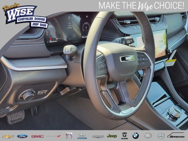 2026 Jeep Grand Cherokee GRAND CHEROKEE L LAREDO ALTITUDE 4X4
